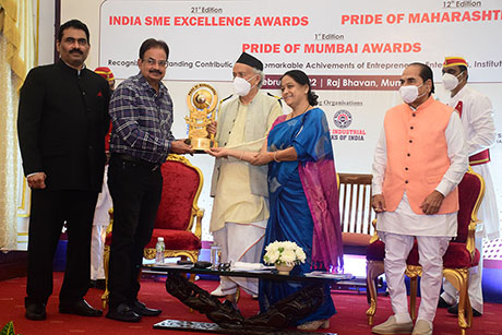 Maharashtra Industry Development Association has presented 12th Edition of “PRIDE OF MAHARASHTRA AWARDS 2021” to Thakur College of Science and Commerce as a Best Educational Institution of the Year Award. The Award received by Mr. Jitendra Singh – In–Charge Trustee of Thakur College of Science and Commerce and presented by Hon’ble Governor of Maharashtra, Shri Bhagat Singh Koshyari on 13th February 2022 at the Raj Bhavan, Mumbai.