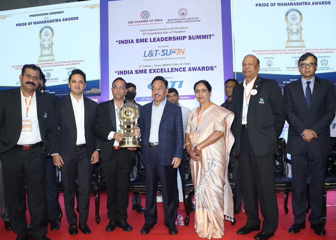 Shri Narayan Rane, Hon’ble Minister of MSME has also congratulated Shri Prabhakar Salunkhe, Founder & Chairman, Sumeet Enterprises Ltd. for winning the prestigious “PRIDE OF MAHARASHTRA AWARD” for his Lifetime Achievements in the business and industries. 